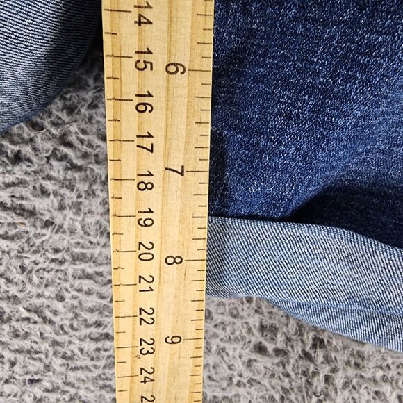 Levis Shorts Womens 24 Medium Wash Stretch High Rise Classic Bermuda *GUC* - Picture 8 of 14